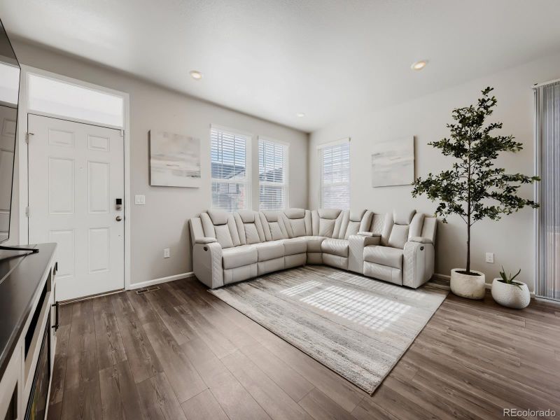 758 N Shawnee St, Aurora, CO 80018
