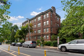 52 Garden St #B2, Cambridge, MA 02138