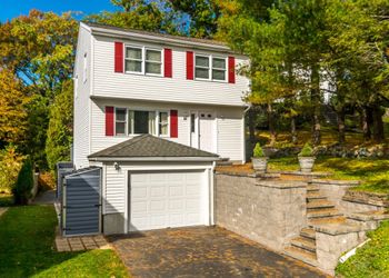 14 Ode St, Waltham, MA 02451