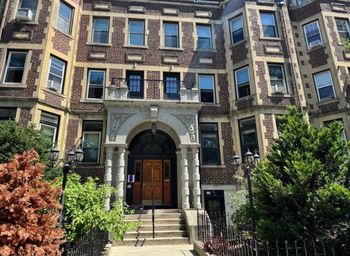 390 Riverway #2, Boston, MA 02115