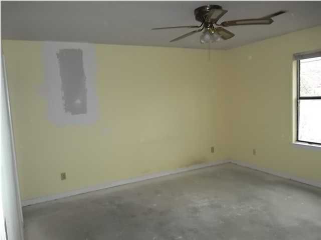101 Peach Rd, Goose Creek, SC 29445