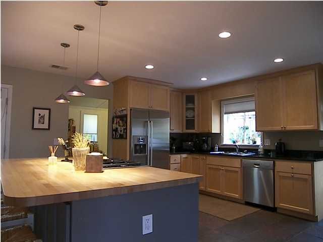 975 Lansing Dr, Mount Pleasant, SC 29464