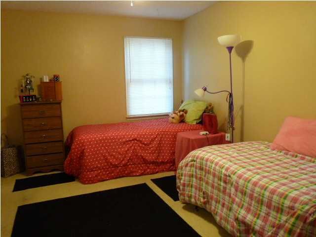 109 Towne Square Rd, Summerville, SC 29485