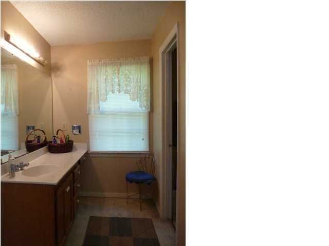 109 Towne Square Rd, Summerville, SC 29485