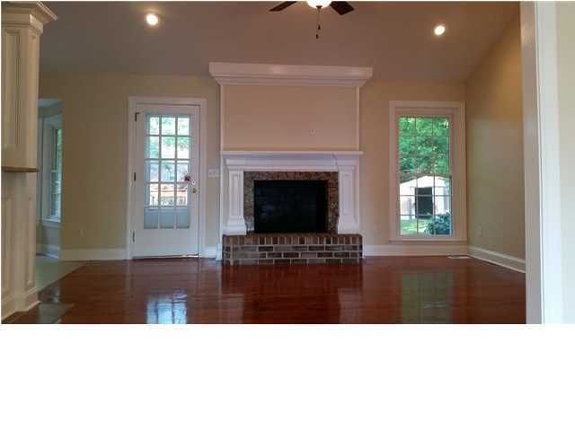 884 Friendly Cir, Charleston, SC 29414