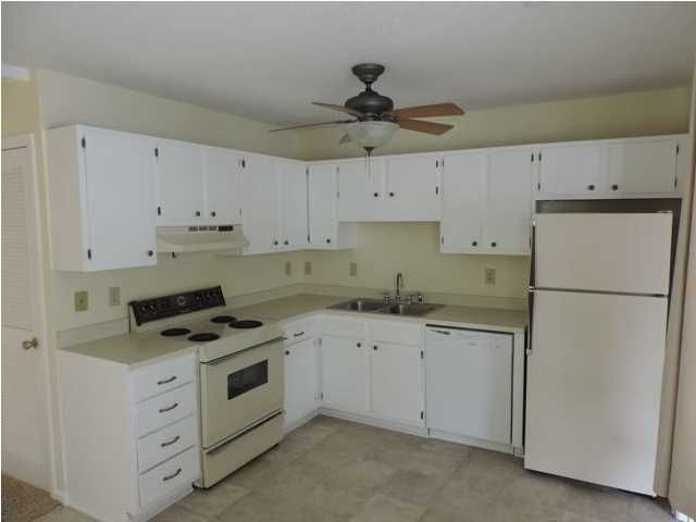 1407 Dove Run Dr #B, Charleston, SC 29412