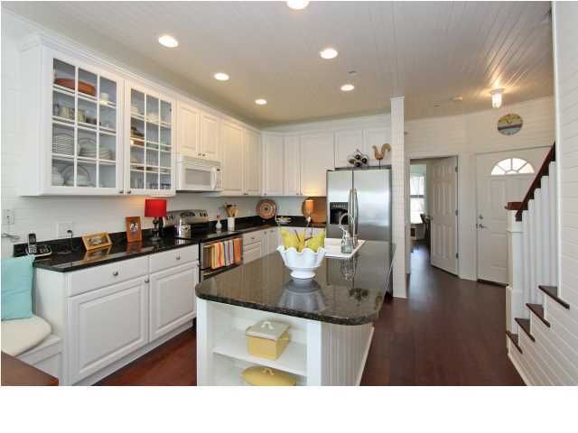 124 W 2nd St, Folly Beach, SC 29439