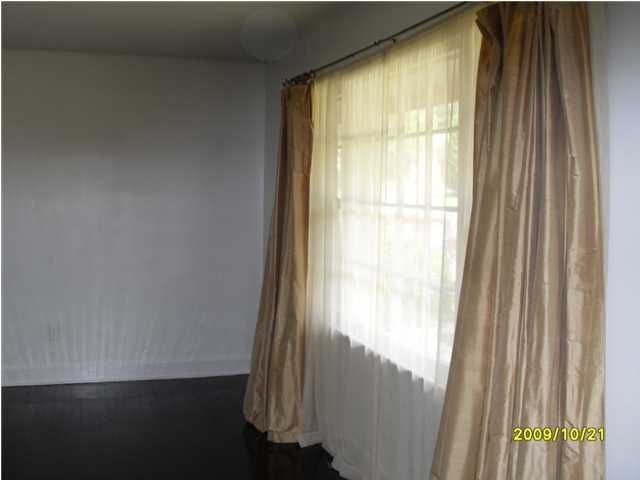 7607 Peppercorn Ln, North Charleston, SC 29420
