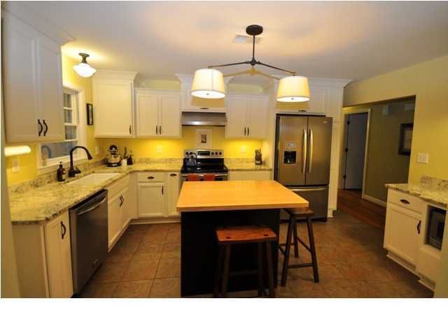880 Quail Dr, Charleston, SC 29412