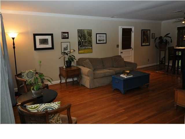 880 Quail Dr, Charleston, SC 29412