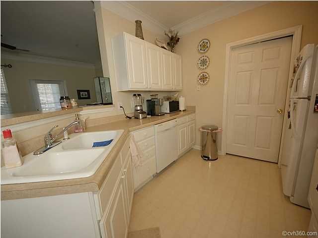 1525 Cambridge Lakes Dr, Mount Pleasant, SC 29464