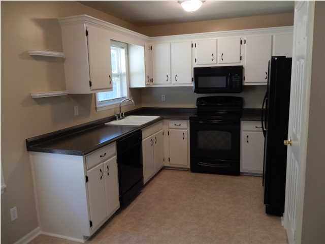 104 Harold Dr, Summerville, SC 29483