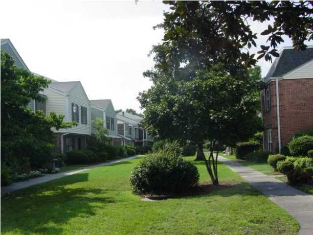 2902 Cathedral Ln, Charleston, SC 29407