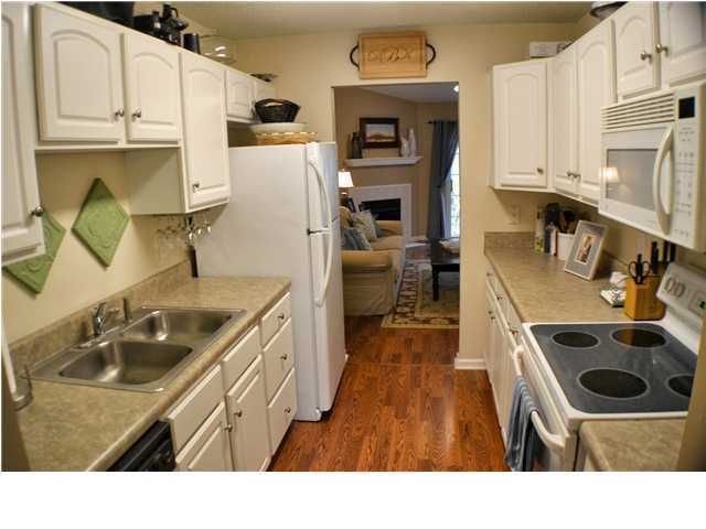1337 Pinnacle Ln, James Island, SC 29412