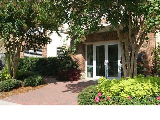 200 River Landing Dr #H204, Charleston, SC 29492
