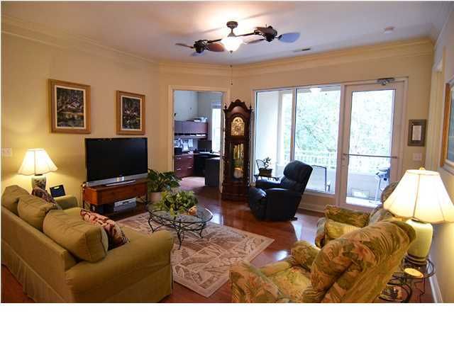 200 River Landing Dr #H104, Charleston, SC 29492