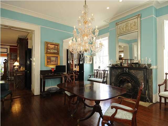 156 Wentworth St, Charleston, SC 29401