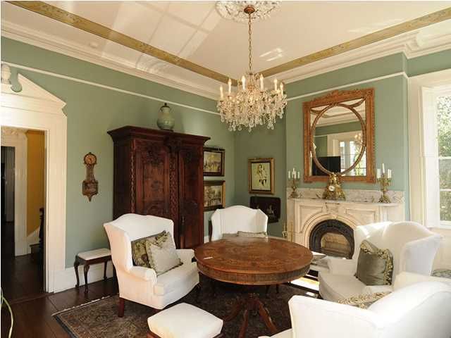 156 Wentworth St, Charleston, SC 29401