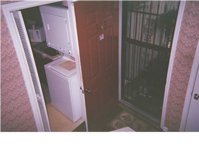 303 Saint Charles Ct, Charleston, SC 29407
