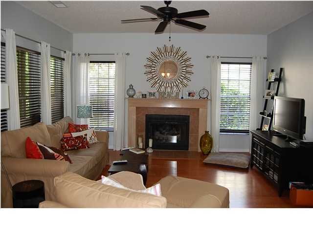 2038 Country Manor Dr, Mount Pleasant, SC 29646