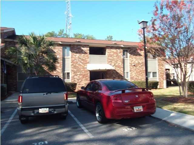 208 Andrea Ct, Hanahan, SC 29410