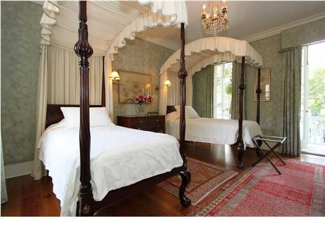 2 Tradd St, Charleston, SC 29401