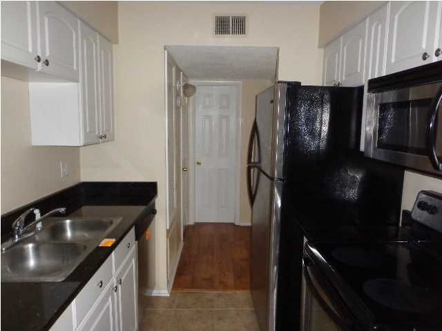 6240 Old Point Rd #C12, Hanahan, SC 29410