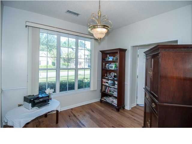 105 Guildford Dr, Goose Creek, SC 29445