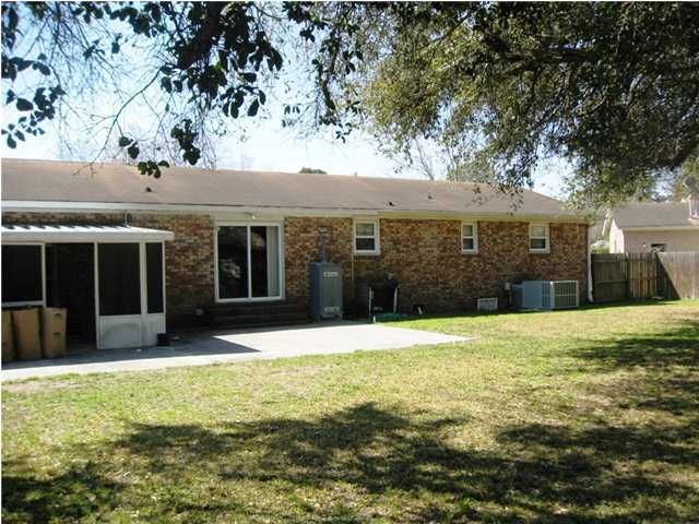 690 Windward Ct, Charleston, SC 29412
