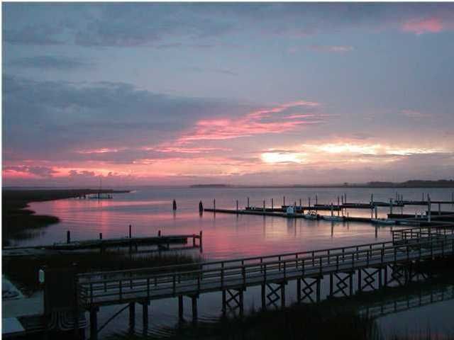 67 W 10th St #E9, Folly Beach, SC 29439