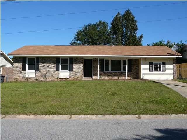 8 Raritan Rd, Goose Creek, SC 29445