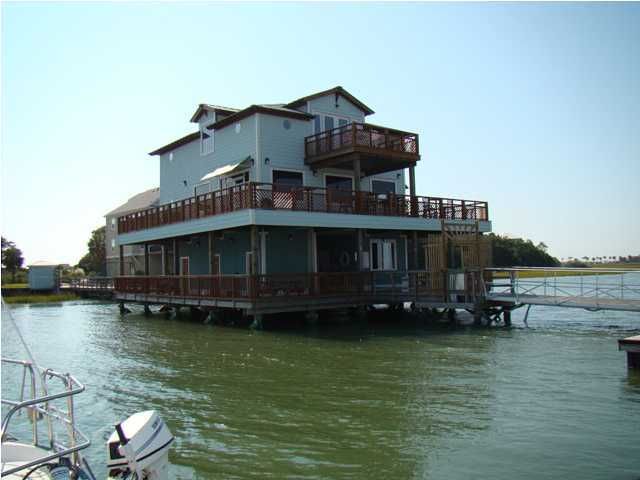 67 W 10th St #D19, Folly Beach, SC 29439