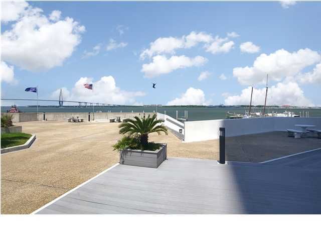 330 Concord St #2E, Charleston, SC 29401