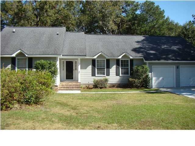 111 Honeysuckle Ln, Summerville, SC 29483