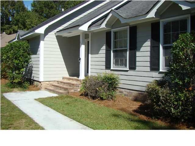 111 Honeysuckle Ln, Summerville, SC 29483