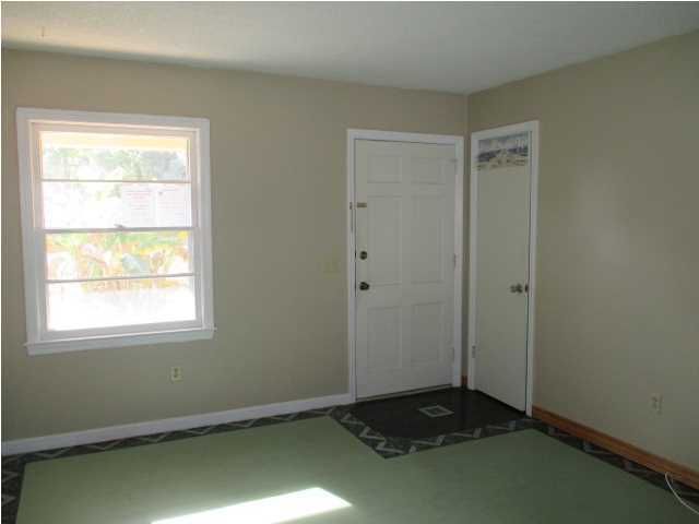 118 Ellen St, Goose Creek, SC 29445