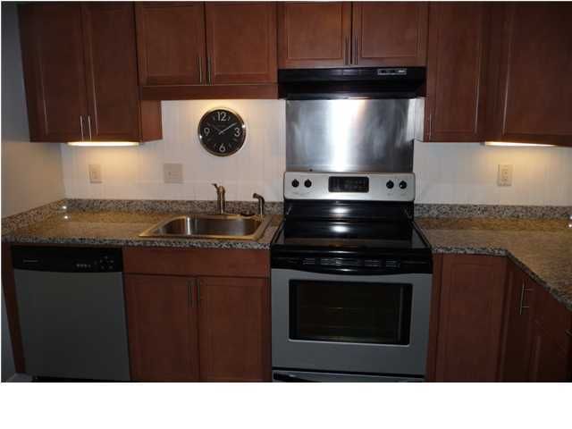301 Ventura Pl, Mount Pleasant, SC 29464