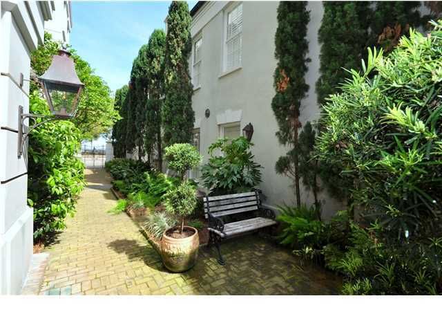 8 Prioleau St, Charleston, SC 29401