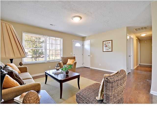 526 Mary Scott Dr, Goose Creek, SC 29445