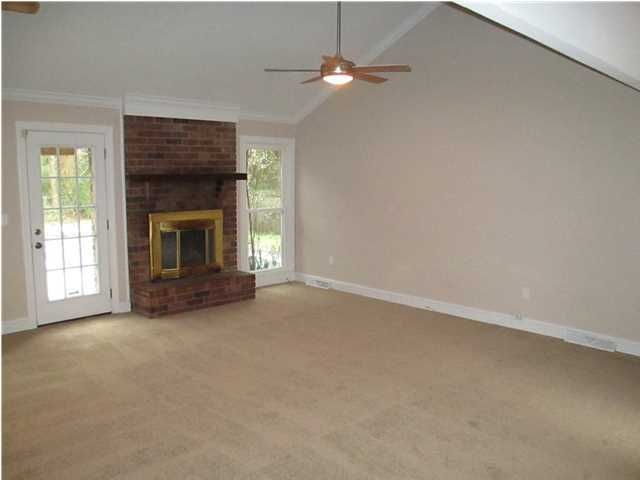 111 Maple Dr, Summerville, SC 29485