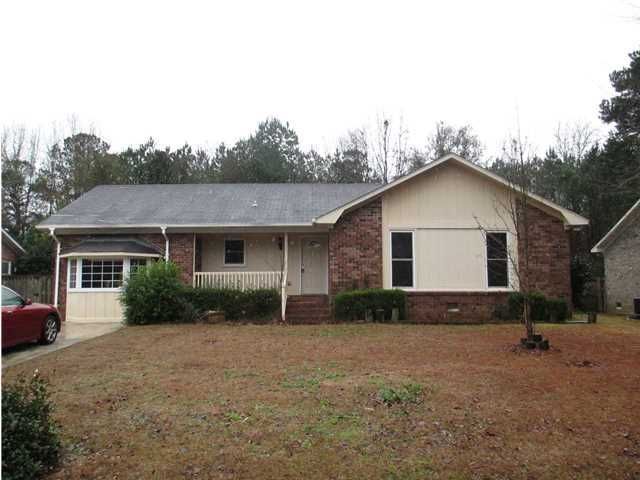 111 Maple Dr, Summerville, SC 29485
