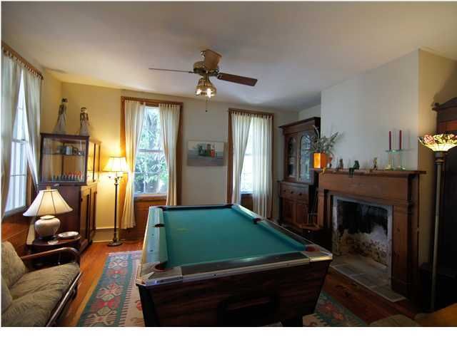 17 John St, Charleston, SC 29403