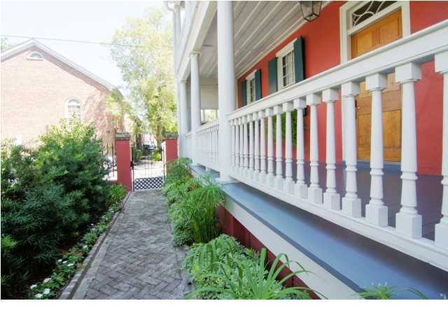 9 George St, Charleston, SC 29401