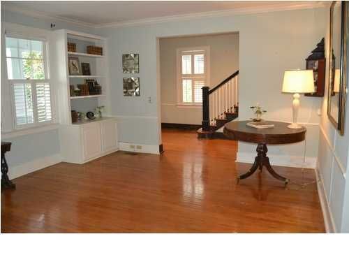 17 Lowndes St, Charleston, SC 29401