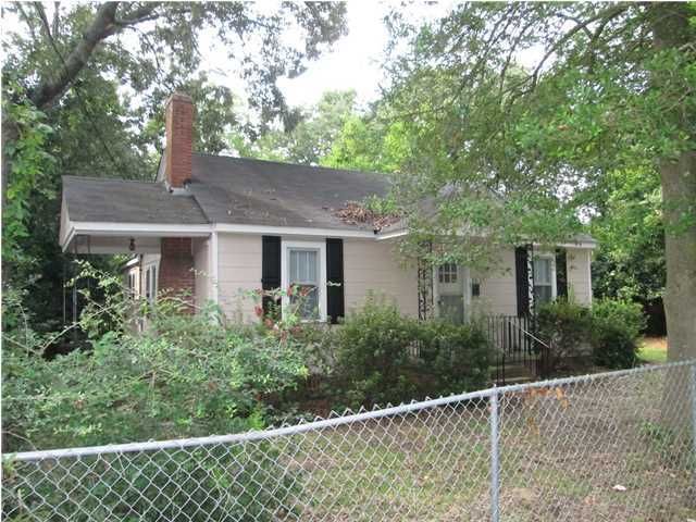 2121 Hedgewood St, North Charleston, SC 29405