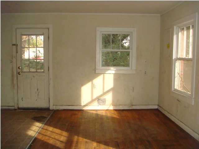 5448 Crown Ave, North Charleston, SC 29406