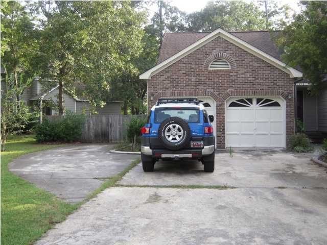 7876 Sabalridge Dr, Charleston, SC 29418