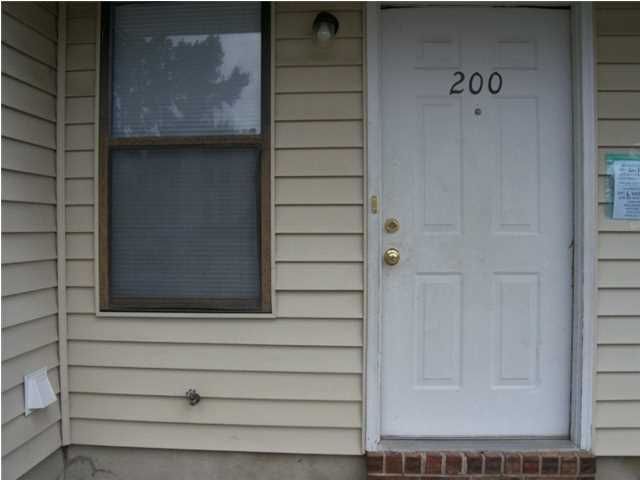 200 Pineshadow Dr, Goose Creek, SC 29445