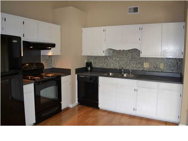 2042 Pinecone Ct, Mount Pleasant, SC 29466