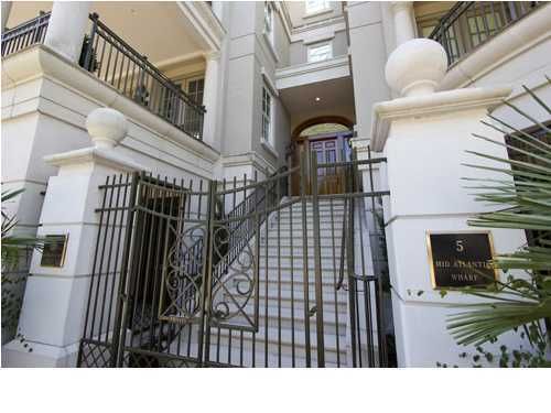 5 Middle Atlantic Whf St #3B, Charleston, SC 29401